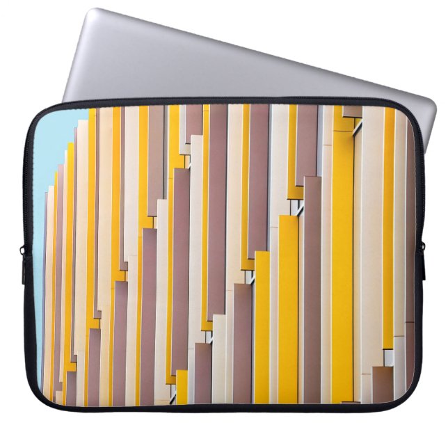 CAPA PARA NOTEBOOK CONSTRUÇÃO CONCRETA AMARELO DURANTE O DIA (Frente)