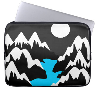 Capa Para Notebook Cordilheiras montanhosas com águas fluviais noturn