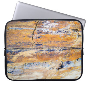 Capa Para Notebook Corpo natural de pedra colorido numa pedreira