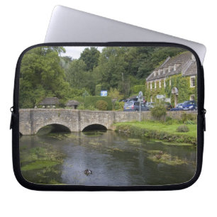 Capa Para Notebook Córrego de truta na vila de Bibury,