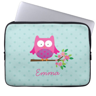 Capa Para Notebook Coruja cor-de-rosa em uma bolsa de laptop