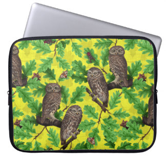 Capa Para Notebook Corujas na Floresta em amarelo limão