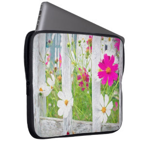 Capa Para Notebook Cosmos Garden com Cerca
