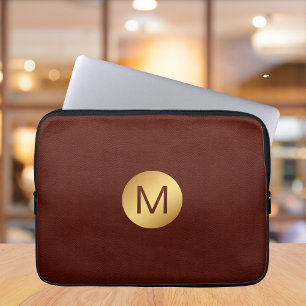 Capa Para Notebook Couro Vermelho Faux Elegante e Monograma Dourado I
