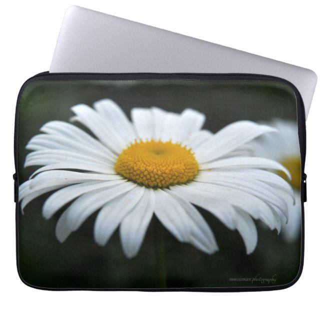 Capa Para Notebook Daisy - Enfrentar (Frente)