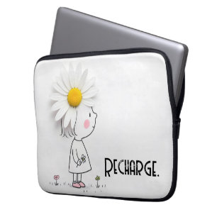 Capa Para Notebook Daisy na cabeça de uma garotinha com citação