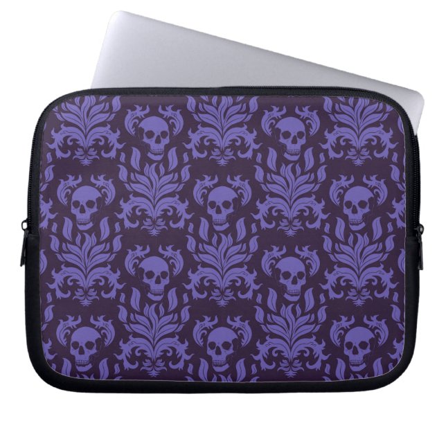 Capa Para Notebook Damasco com chamas no crânio em tons roxos (Frente)