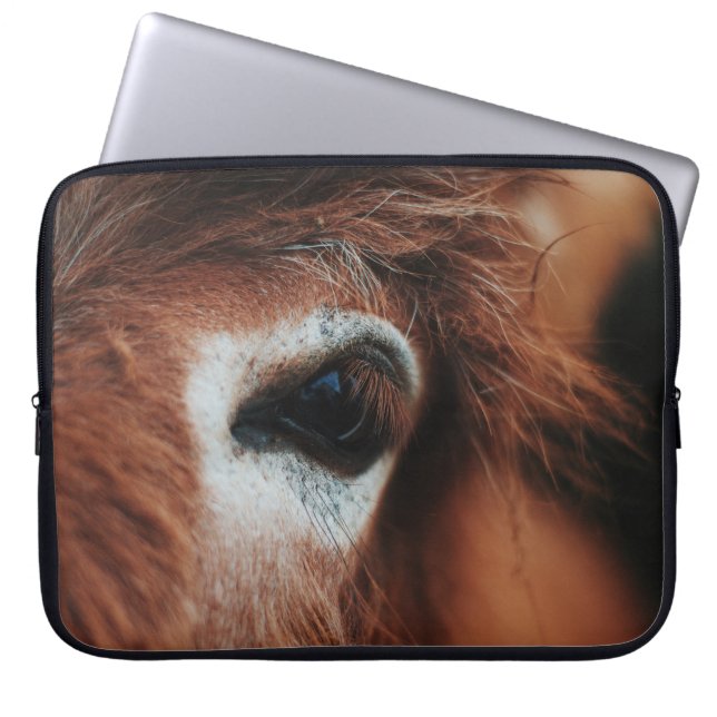 CAPA PARA NOTEBOOK DARK HORSE EYE (Frente)