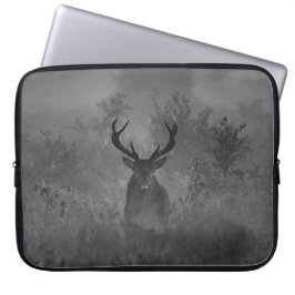 Capa Para Notebook Deer In The Mist