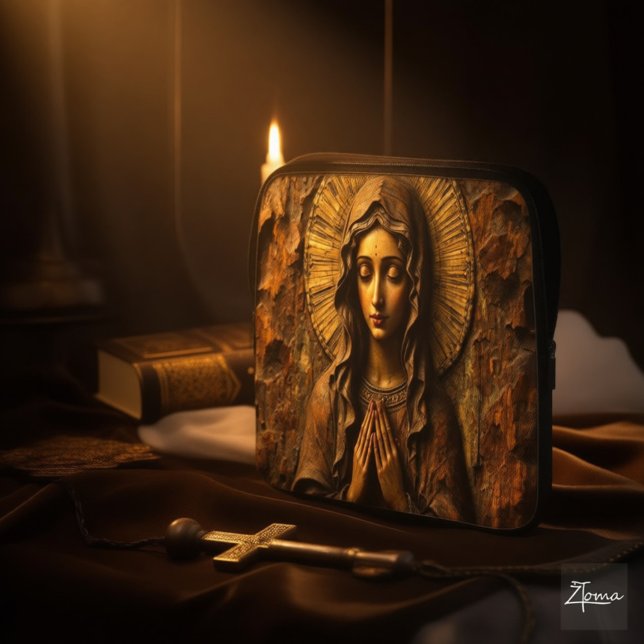 Capa Para Notebook Devoção Talhada Maria de Madeira (Criador carregado)