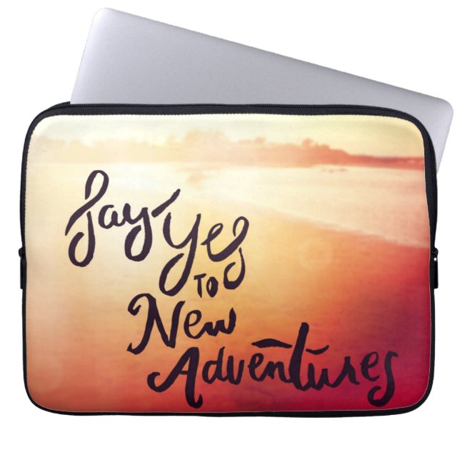 Capa Para Notebook Diga sim às aventuras novas (Frente)