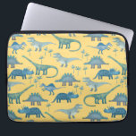Capa Para Notebook Dinossauros Amarelo Sol<br><div class="desc">Muitos dinossauros azuis,  Tyrannosaurus rex,  Spinossauro,  Stegossauro,  Diplodocuments e Tricerátops num fundo amarelo ensolarado. Eek!</div>