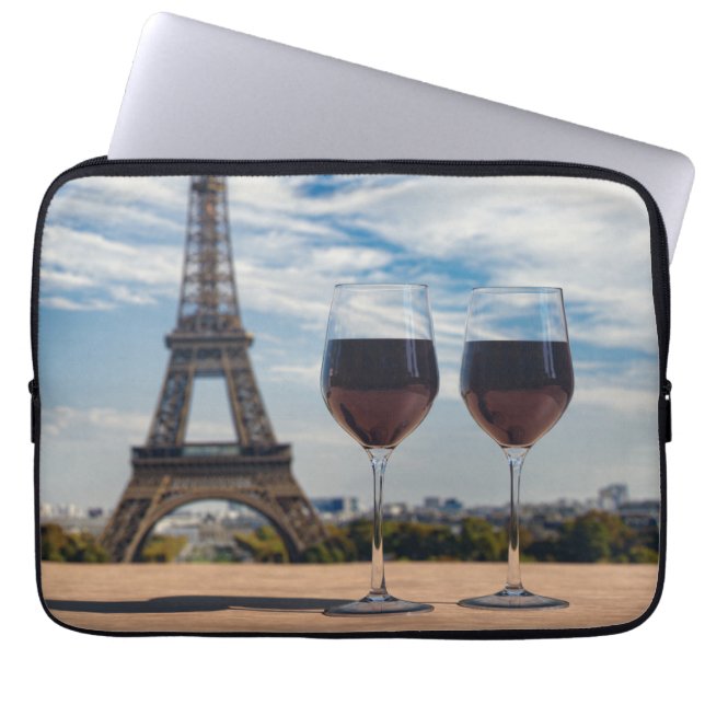 Capa Para Notebook Dois copos de vinho com torre Eiffel (Frente)