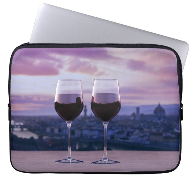 Capa Para Notebook Dois copos de vinho tinto no horizonte de Florença (Frente)