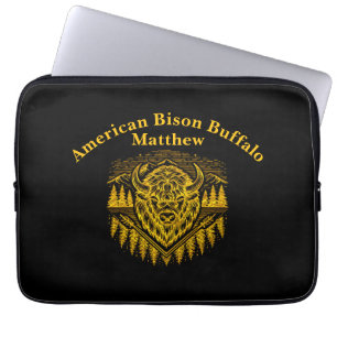 Capa Para Notebook Dourada Cabeça de Bison com Montanhas e Árvores