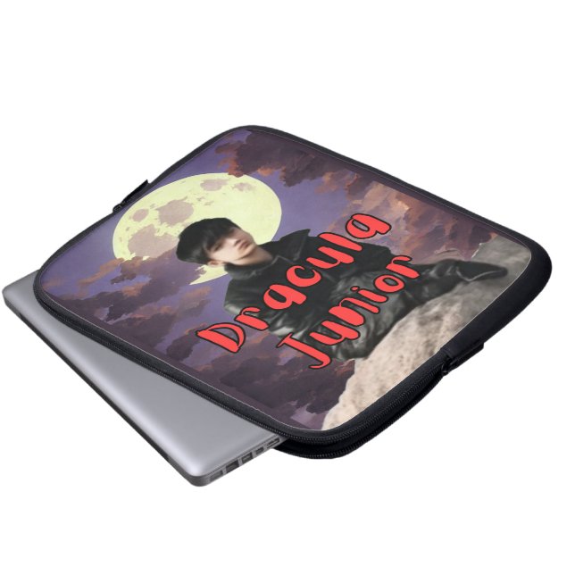 Capa Para Notebook Dracula Júnior - (Frente Inferior)