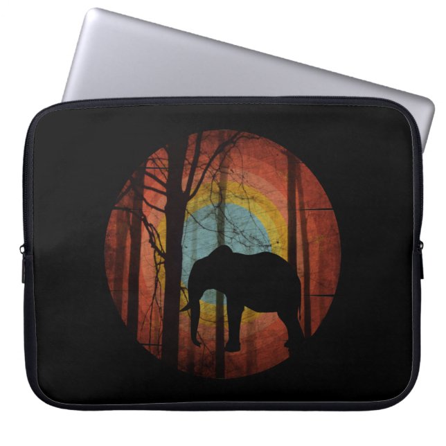CAPA PARA NOTEBOOK ELEFANTE NA FLORESTA DE MADEIRA (Frente)