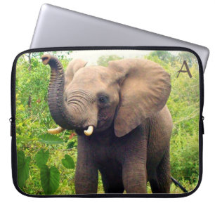 Capa Para Notebook Elefante selvagem com plantas tropicais e monogram