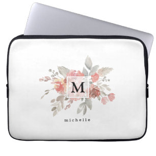 Capa Para Notebook Elegante Monograma de Flor Cinza Rosa Empoeirada 