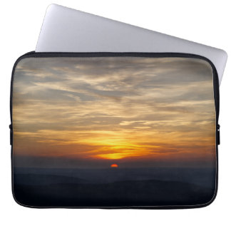 Capa Para Notebook Entre as Nuvens