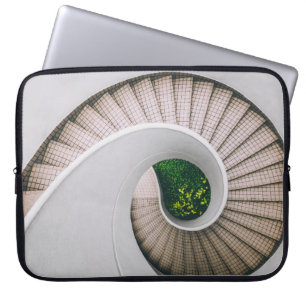 CAPA PARA NOTEBOOK ESCADAS ESPIRITUOSAS CONCRETAS BRANCAS E RODADAS
