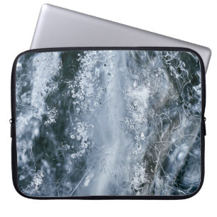 Capa Para Notebook Escórias de água sobre fundo branco