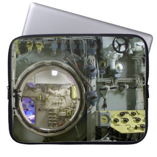 Capa Para Notebook escotilha de um antigo submarino retrô
