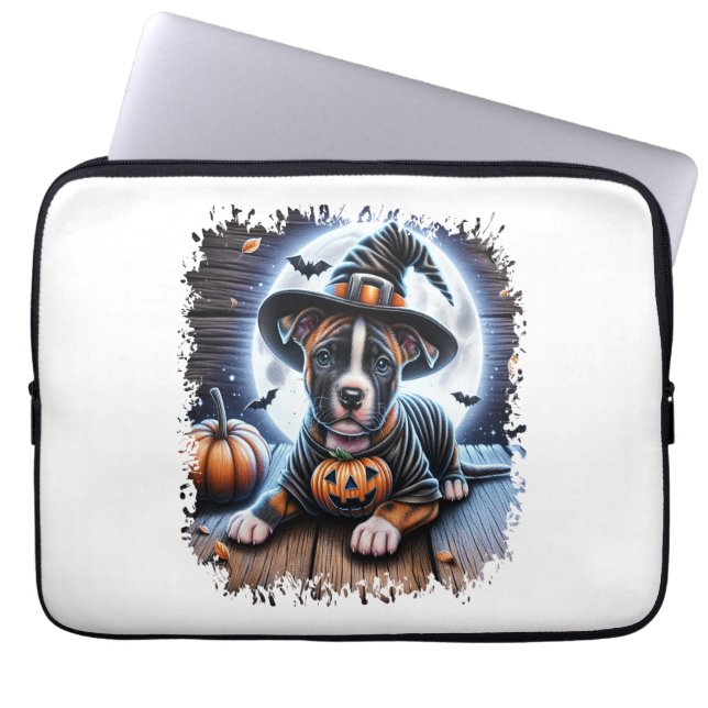 Capa Para Notebook Esquadra de Halloween do Cachorro Staffy (Frente)
