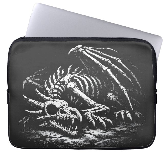 Capa Para Notebook Esqueleto de Dragão — por BurnsInHell (Frente)