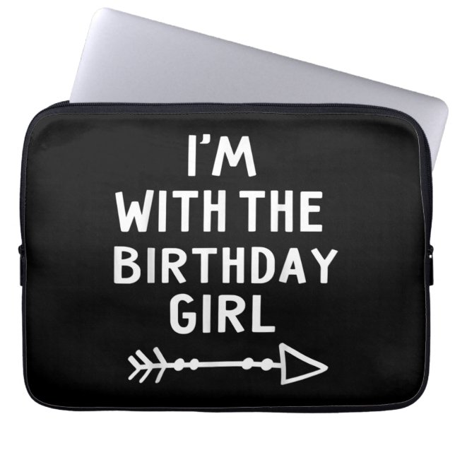 Capa Para Notebook Estou com a garota de aniversário feliz Dia das Br (Frente)
