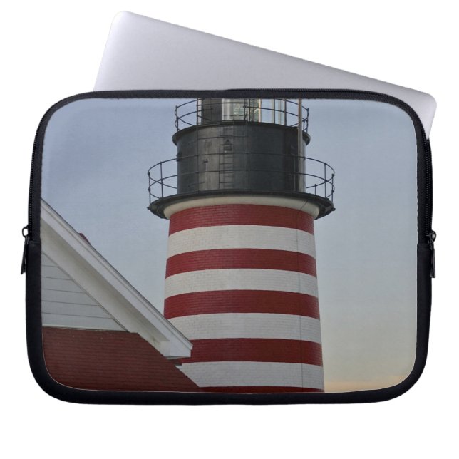 Capa Para Notebook EUA, Maine, Lubec. Farol West Quoddy Head, (Frente)