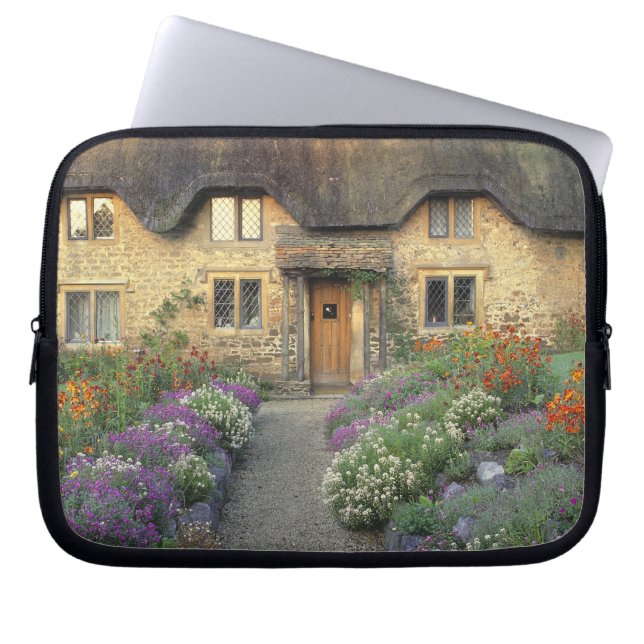 Capa Para Notebook Europa, Inglaterra, Chippenham. Luz de manhã cedo (Frente)