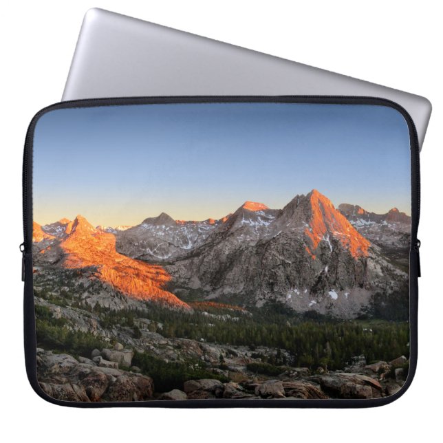 Capa Para Notebook Evolution Lake / Vale Sunset - Sierra (Frente)
