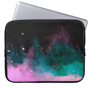 Capa Para Notebook Explosão de pó colorido isolado no dorso preto