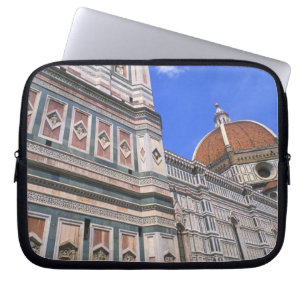 Capa Para Notebook Famosa Igreja Doumo vista aproximada em Florença,