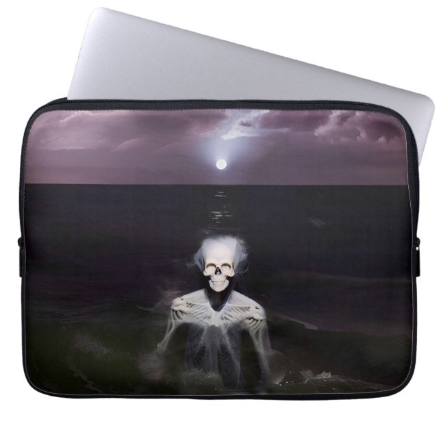 Capa Para Notebook Fantasma no Mar - Pintura a Petróleo (Frente)