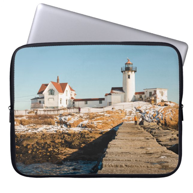 Capa Para Notebook Farol Bar de Cães ao longo da costa oceânica do (Frente)