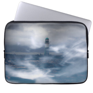Capa Para Notebook Farol na tempestade - Mar Báltico 