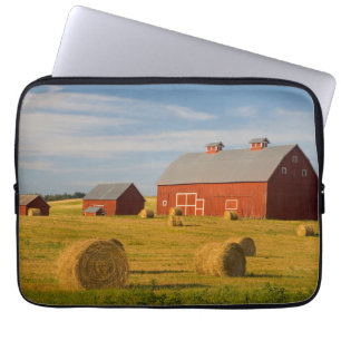 Capa Para Notebook Fazendas Barns Vermelhos Perto Dos Baldes De Cab