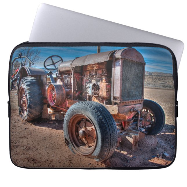 Capa Para Notebook Fazendas | Trator Antiquado Rusty (Frente)