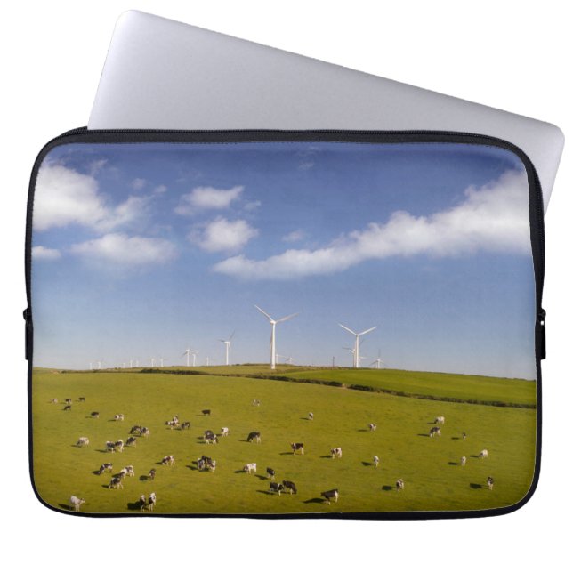 Capa Para Notebook Fazendas | Vacas perto da Fazenda para-brisas (Frente)