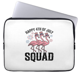 Capa Para Notebook Feliz 4 de Julho Flamingo Squad Design Vetorial_1