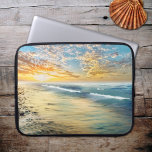 Capa Para Notebook Feliz na Bolsa de laptop da Praia<br><div class="desc">Bolsa de laptop com a imagem de um pôr do sol na praia,  com seus textos personalizados (opcional).</div>