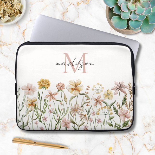 Capa Para Notebook Floral de Prado de Flores Silvestres com Monograma (In situ)