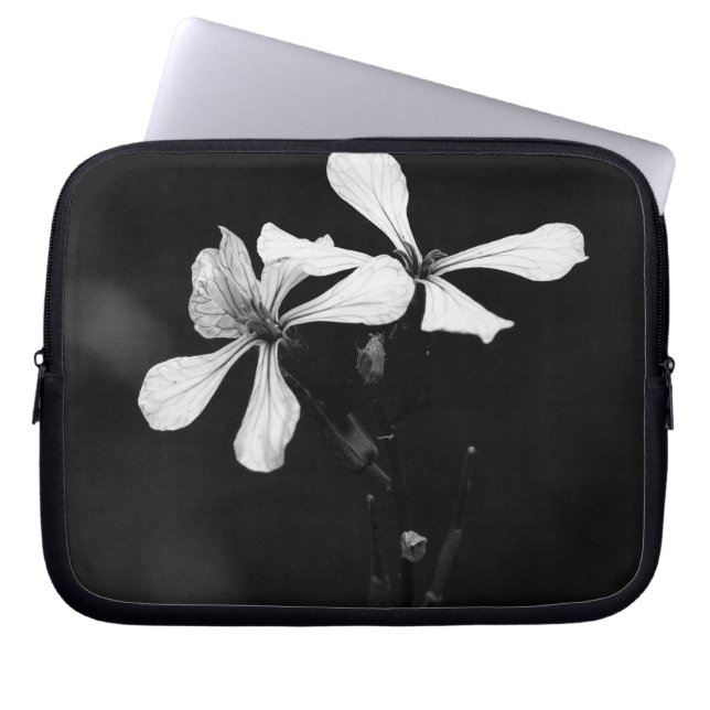 Capa Para Notebook floral preto e branco mínimo (Frente)