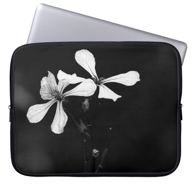 Capa Para Notebook floral preto e branco mínimo (Frente)