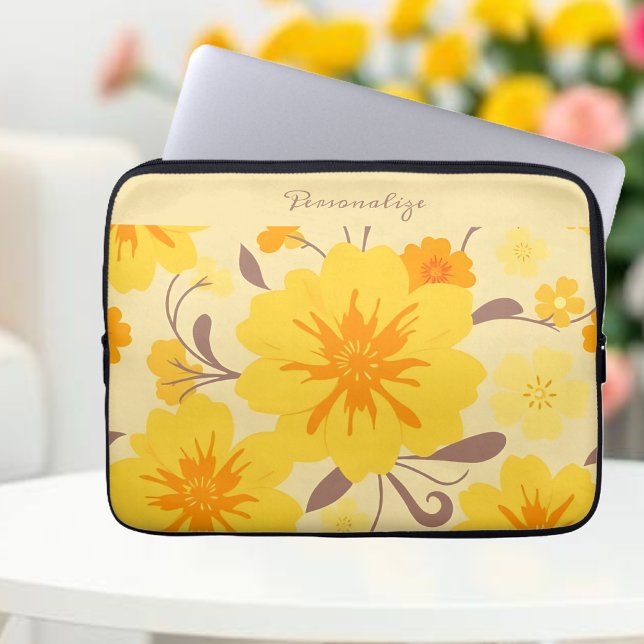 Capa Para Notebook Flores Amarelas De Padrões De Sol Retro (Retro Sunshine Floral Pattern-Yellow Flowers Personalize Laptop Sleeve )