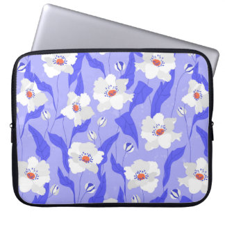 Capa Para Notebook Flores brancas de papoila têm um padrão perfeito. 