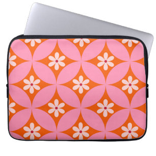 Capa Para Notebook Flores Brancas no Padrão de Círculos Rosa Meados d