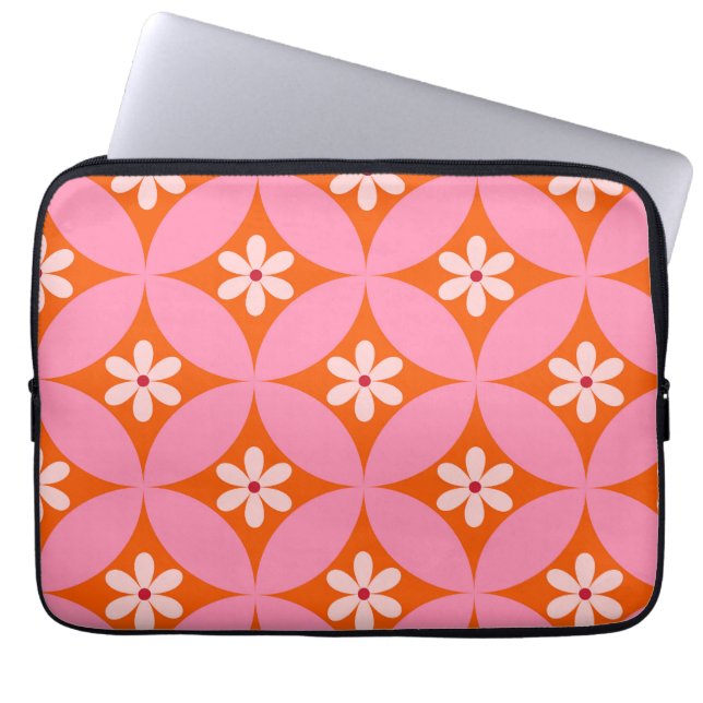 Capa Para Notebook Flores Brancas no Padrão de Círculos Rosa Meados d (Frente)